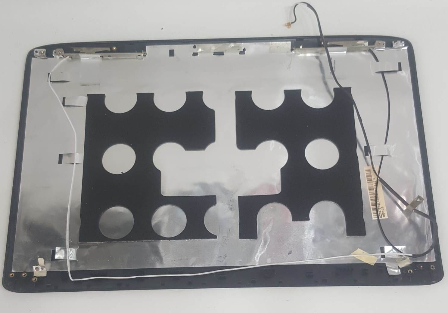 İnceleyen: 2 Acer Aspire 57395739G ZK6 Lcd back cover2