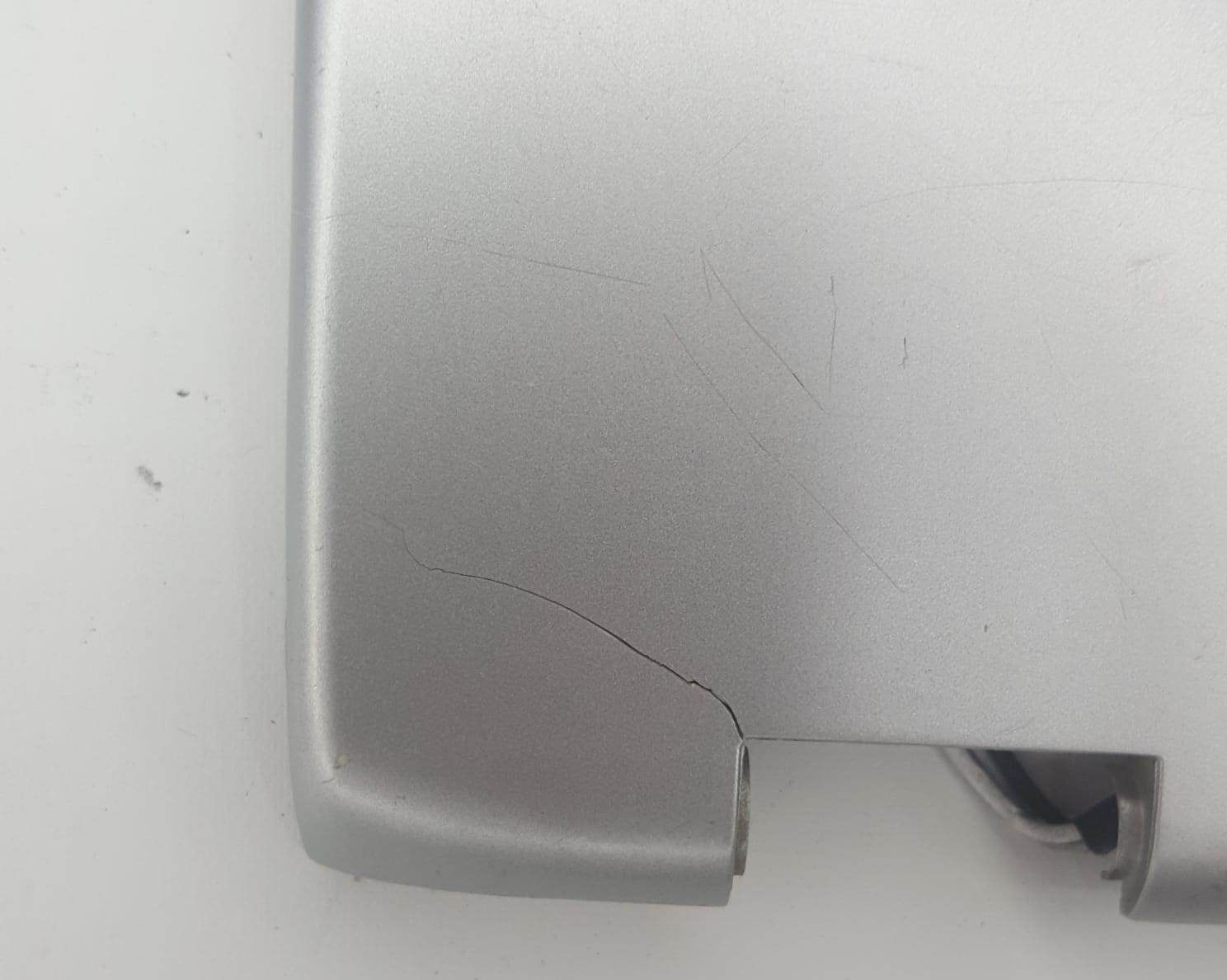 Lenovo ideapad 3000 N200 Lcd Ekran Arka Kapak KUSURLU