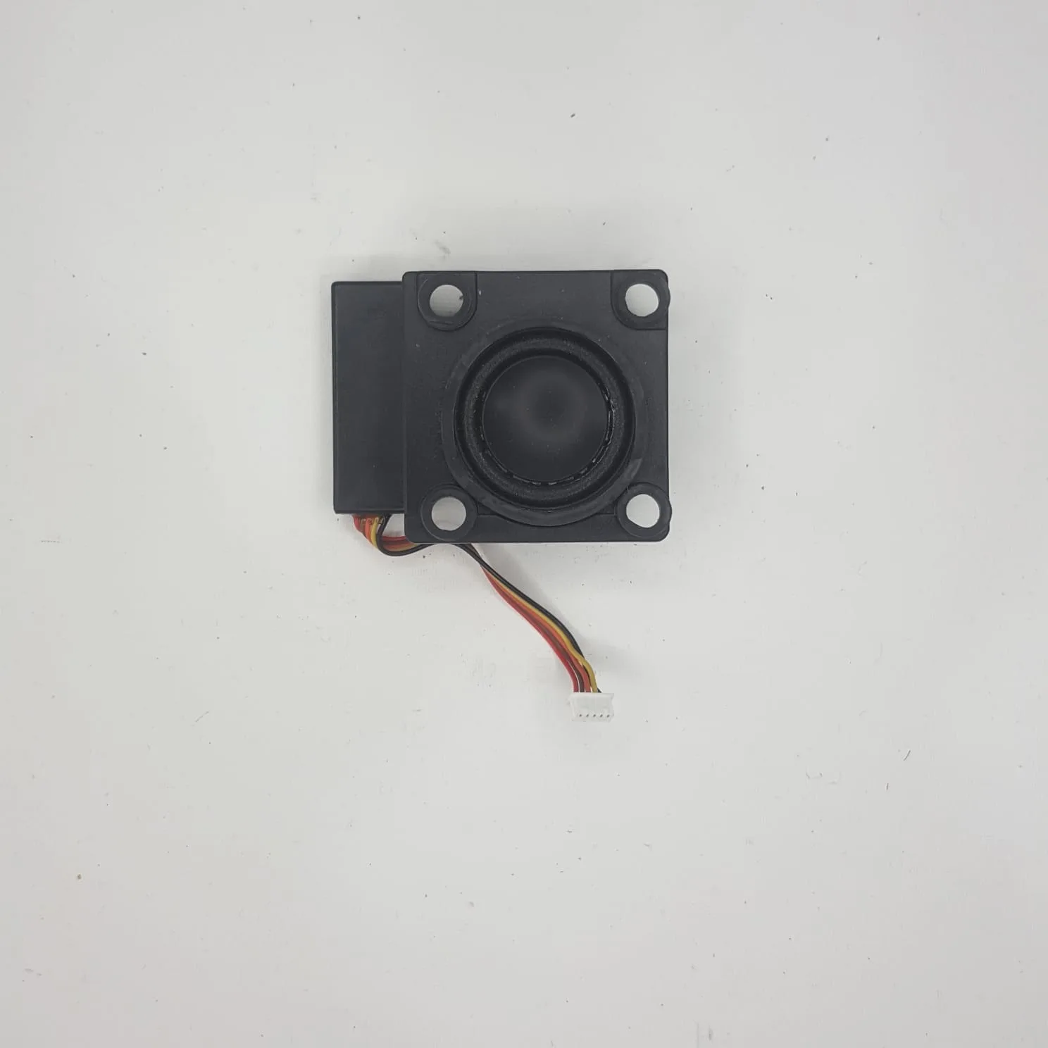 Acer Aspire 5920 ve 5920G serilerinde bas seslerini sağlayan subwoofer