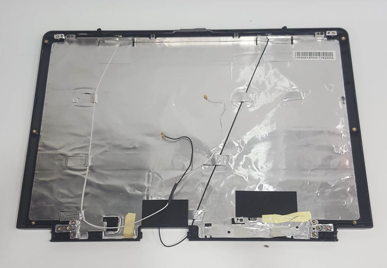 Asus X51R (ve X51, X51L, X51RL, X51H) serisi ile uyumlu LCD Arka Kapak Asus X51R (ve X51, X51L, X51RL, X51H) serisi ile uyumlu LCD Arka Kapak