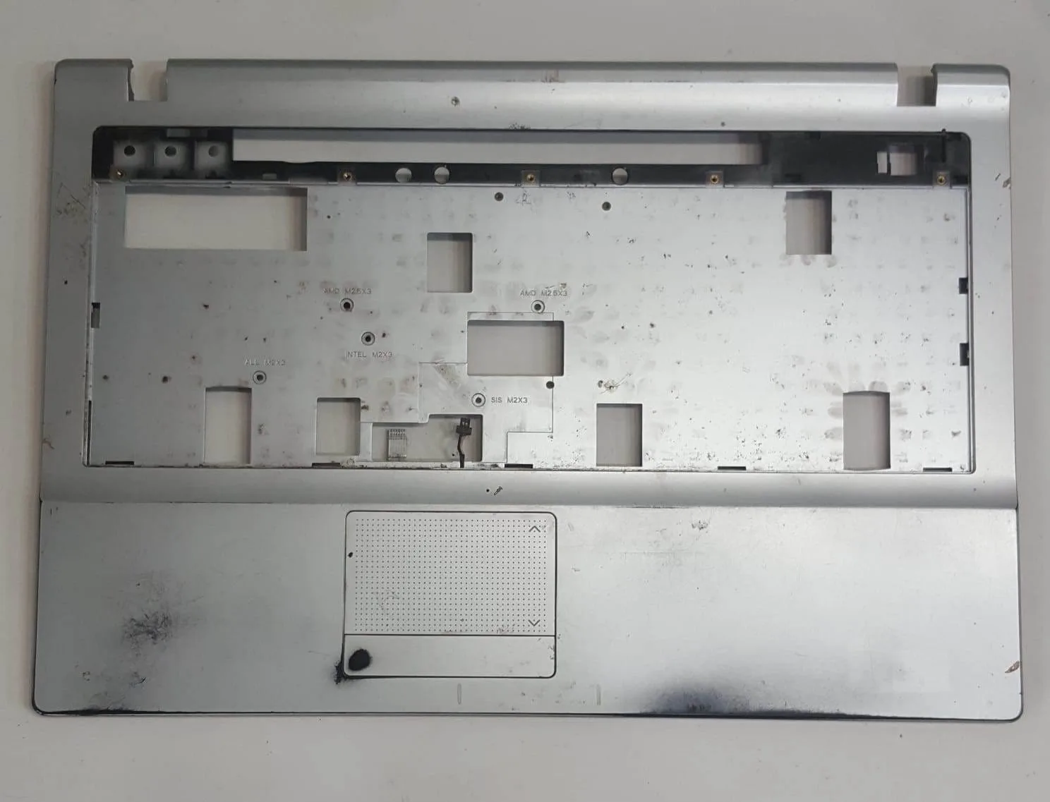 Casper Nirvana W76S (ve W760S, W765S, W765SUB, M765T gibi aynı Clevo şasisini paylaşan modeller) ile tam uyumlu üst kasa (Klavye Kasası / Palmrest / C Cover)