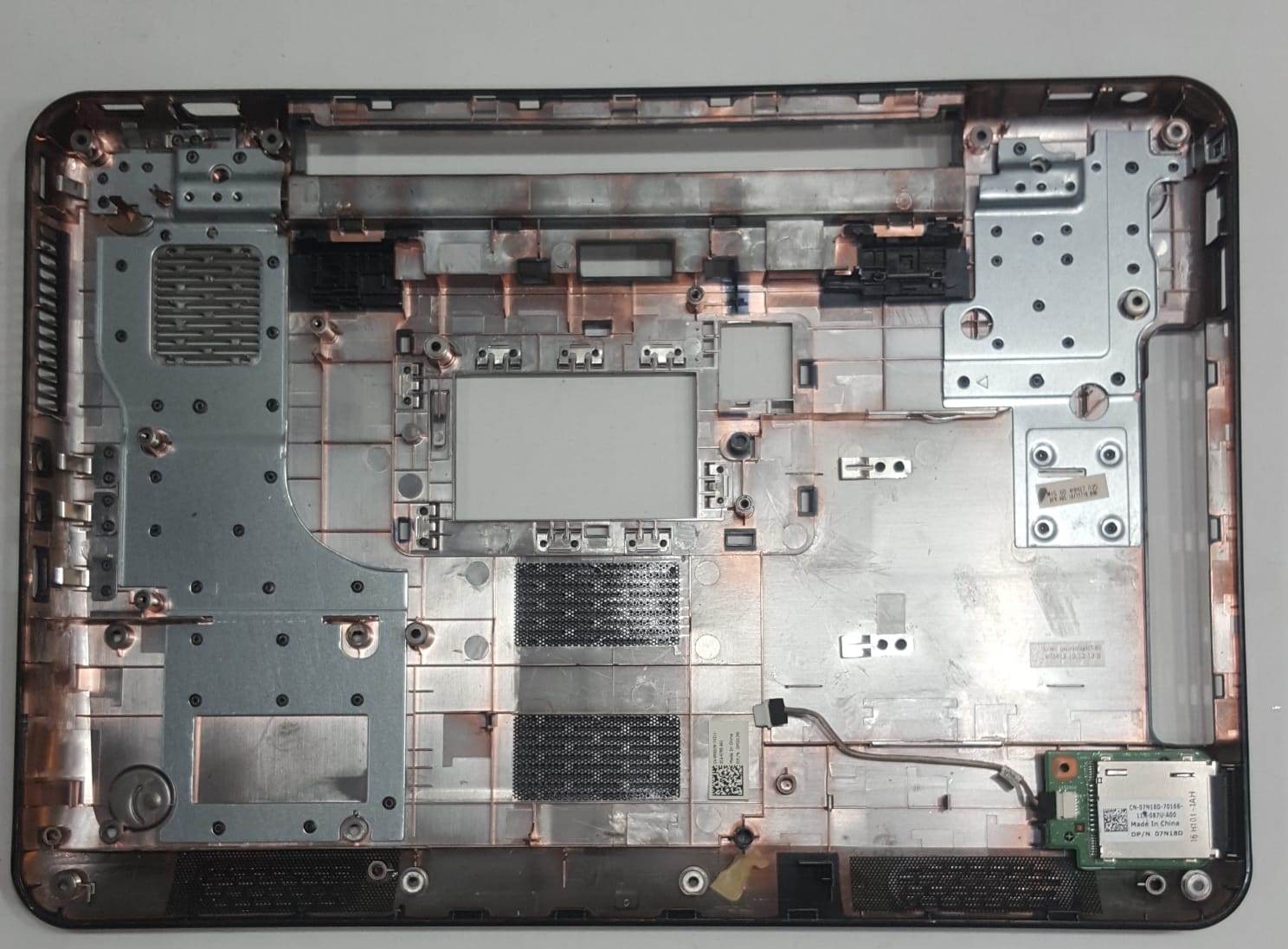 Dell Inspiron N5010 alt kasa yedek parçası Dell N5010 bottom case Kusursuz