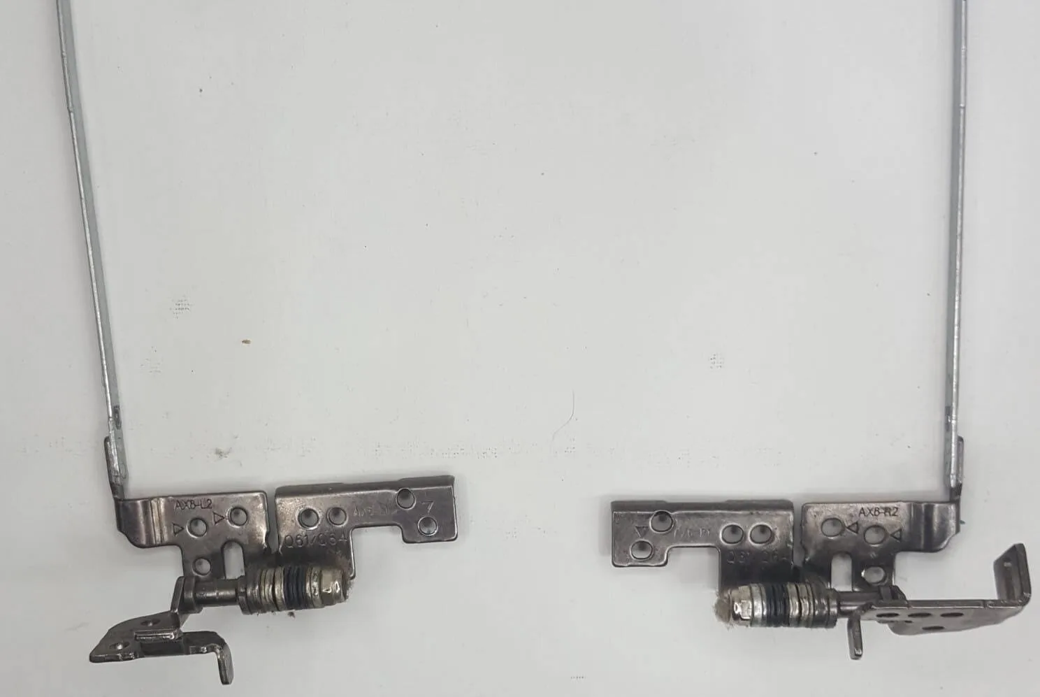 HP Compaq Presario CQ56 serisi için menteşe takımı (sağ ve sol set)