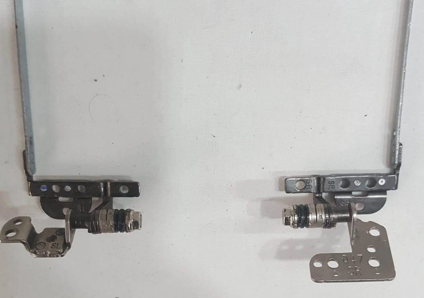 HP Pavilion G6-1015st G6-1020et G6-1020st Uyumlu Sağ / Sol Ekran Menteşe Takımı