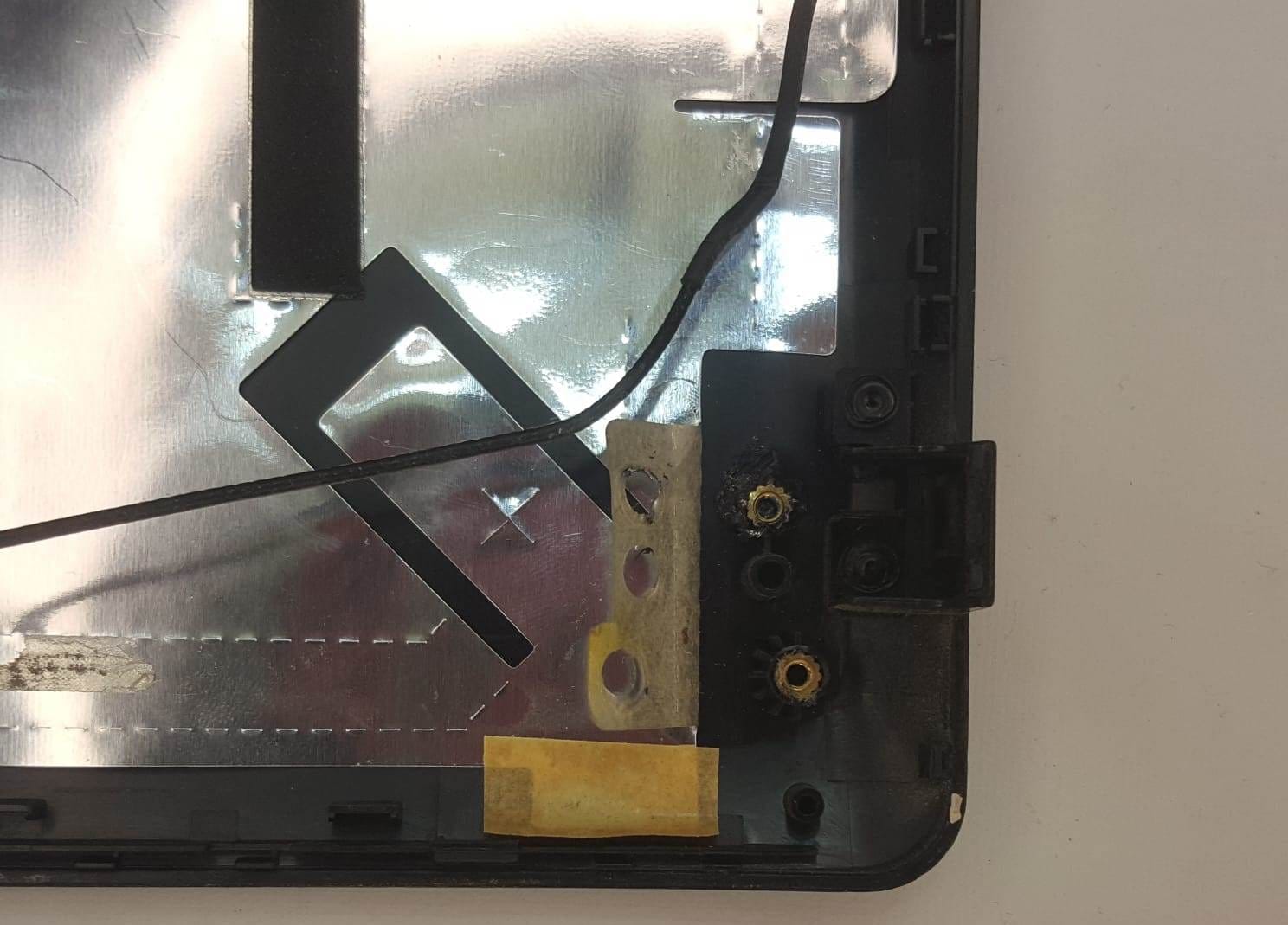 Lenovo IdeaPad G560, G565, G560e ve G565e (20042, 20071, 0679, 4365) modelleri için LCD ekran arka kapağı