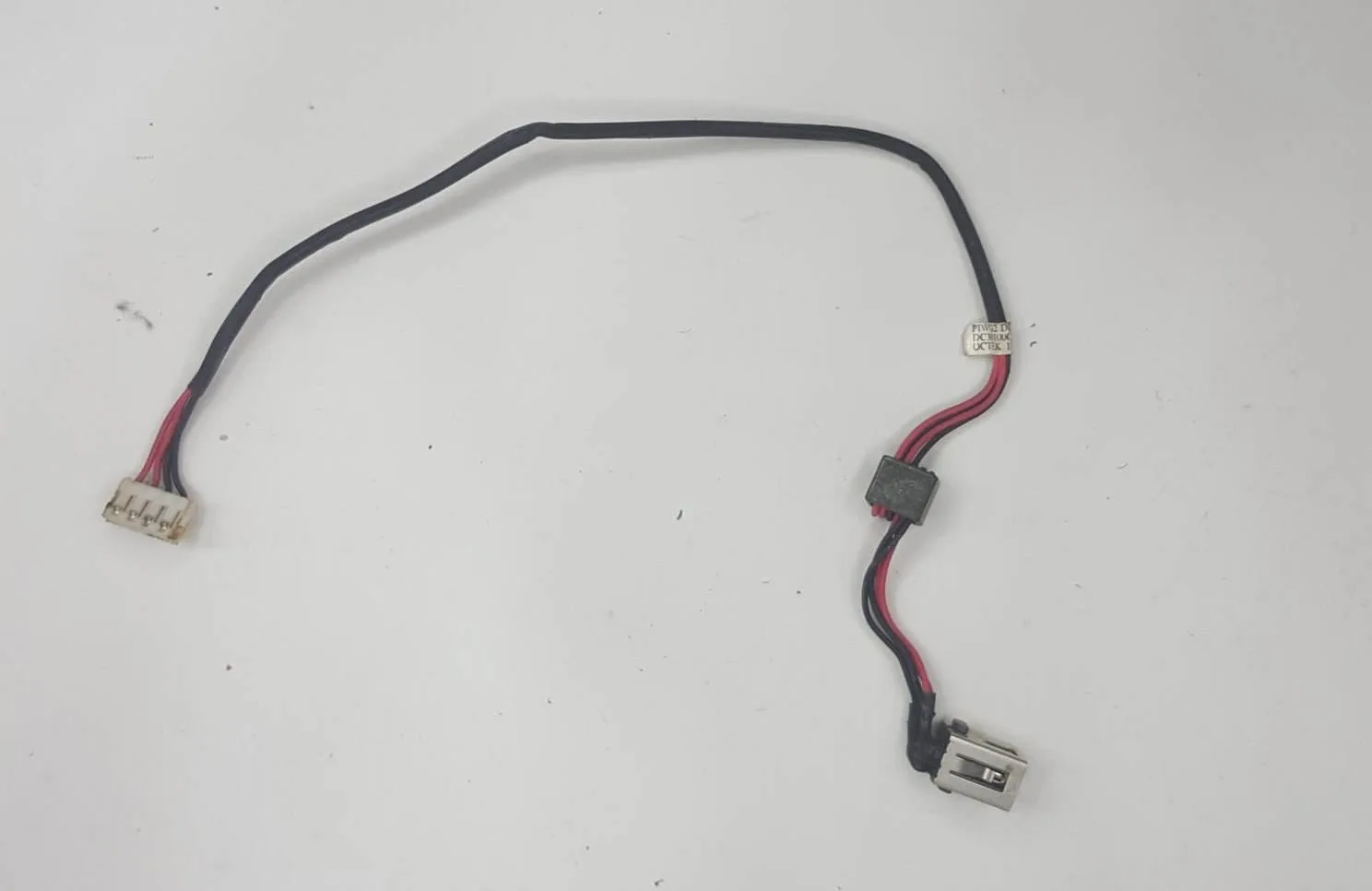 Lenovo IdeaPad G570, G575, G470 ve G475 serileri  Power jack kablolu