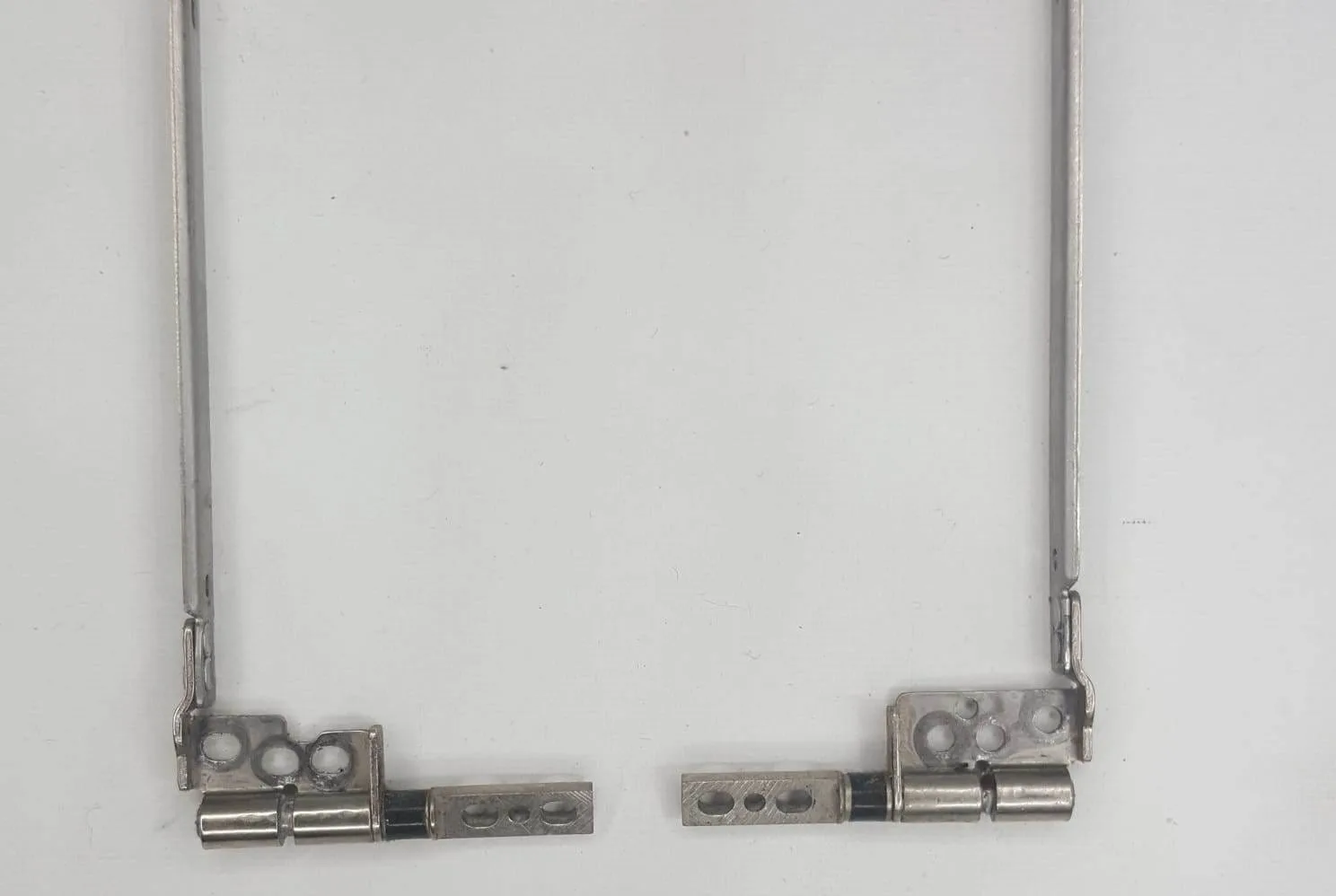 Toshiba Satellite L10 L10-102 L20 L20-101 Menteşe Takımı