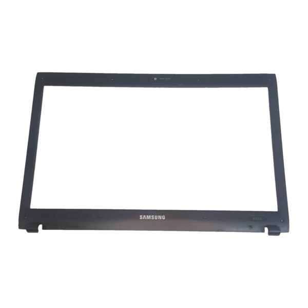 Samsung NP-R522 laptop modeli için LCD ekran ön çerçevesi (bezel)