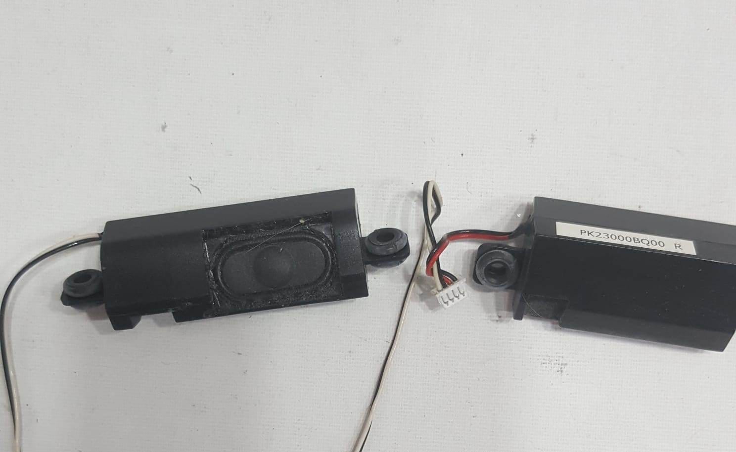 Lenovo G550 ve G555 laptoplar ile tam uyumlu PK23000BQ00 parça kodlu dahili sağ-sol hoparlör seti