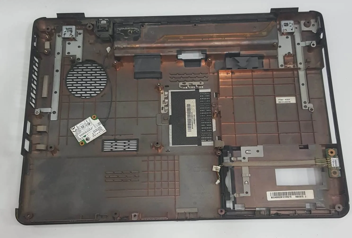 Toshiba Satellite L300 Notebook Alt Kasa (Bottom Case) Siyah