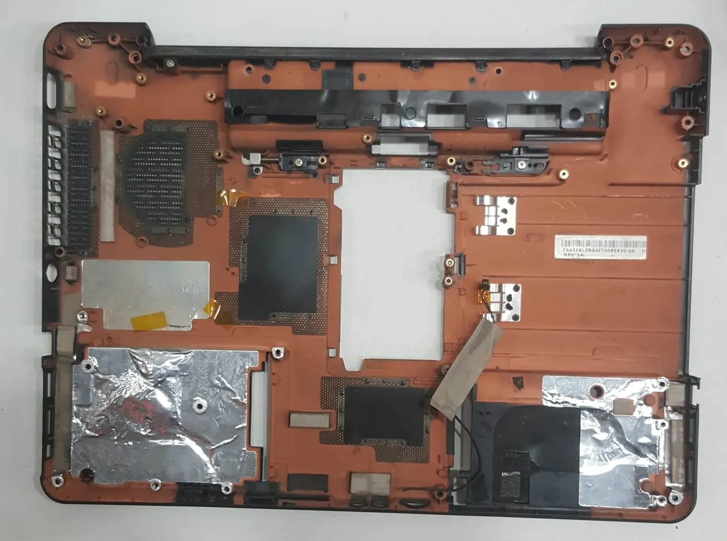 Toshiba A300 A300D A305 A305D Vida Yuvaları Sağlam Orijinal Çıkma Alt Kasa