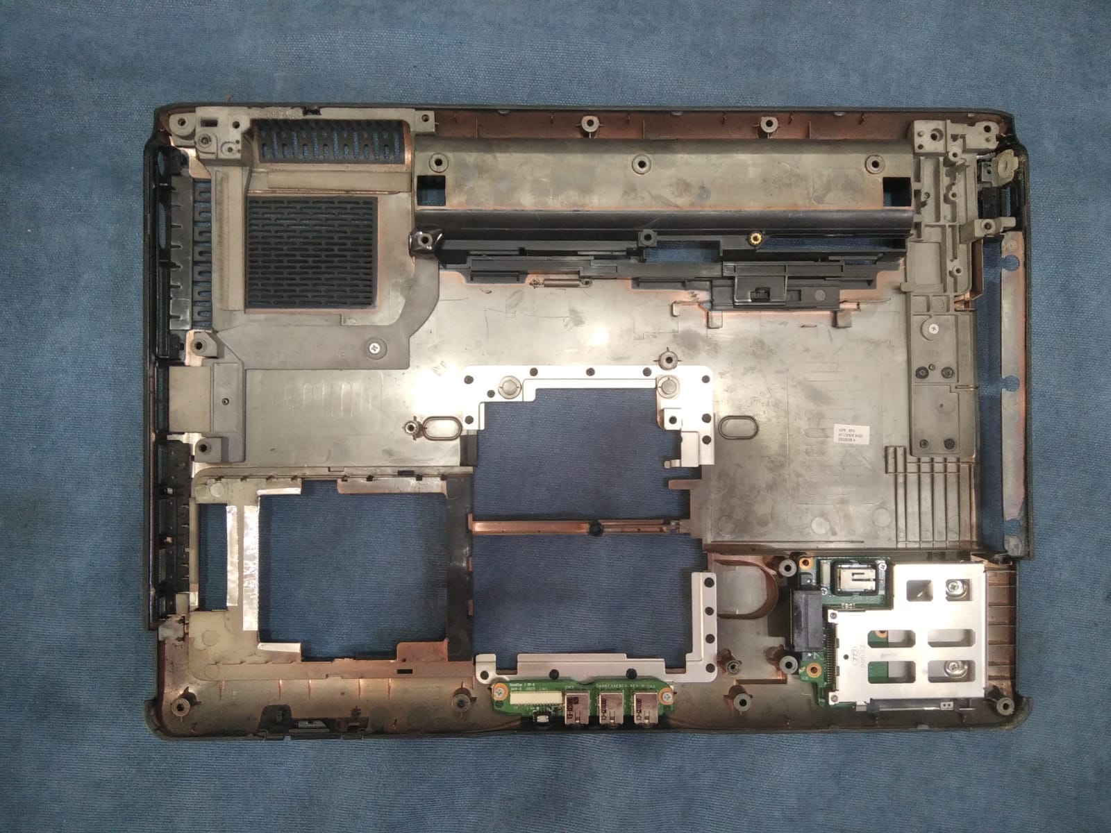 HP Pavilion DV6700 DV6755et Notebook Alt Kasa (Bottom Base / Alt Gövde)