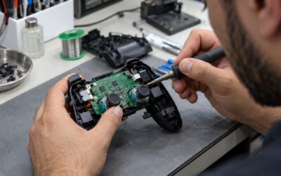 PlayStation kontrolcüsü analog mekanizması değişimi yapan uzman teknisyen